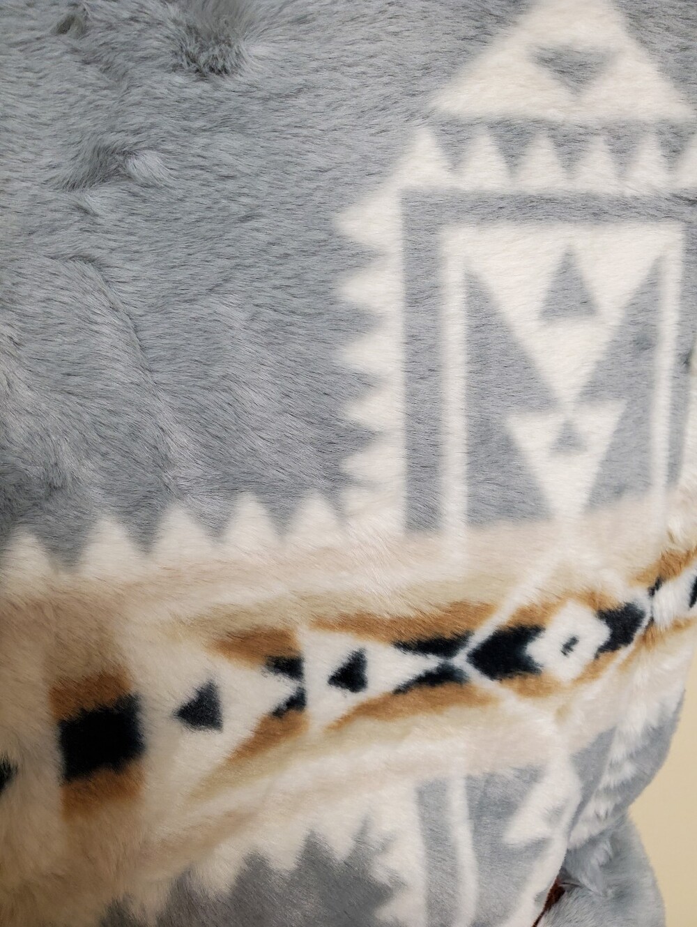 Pendleton Faux Fur Throw Light Blue Aztec Native Print 50x70" Plush Blanket NEW - Picture 5 of 6